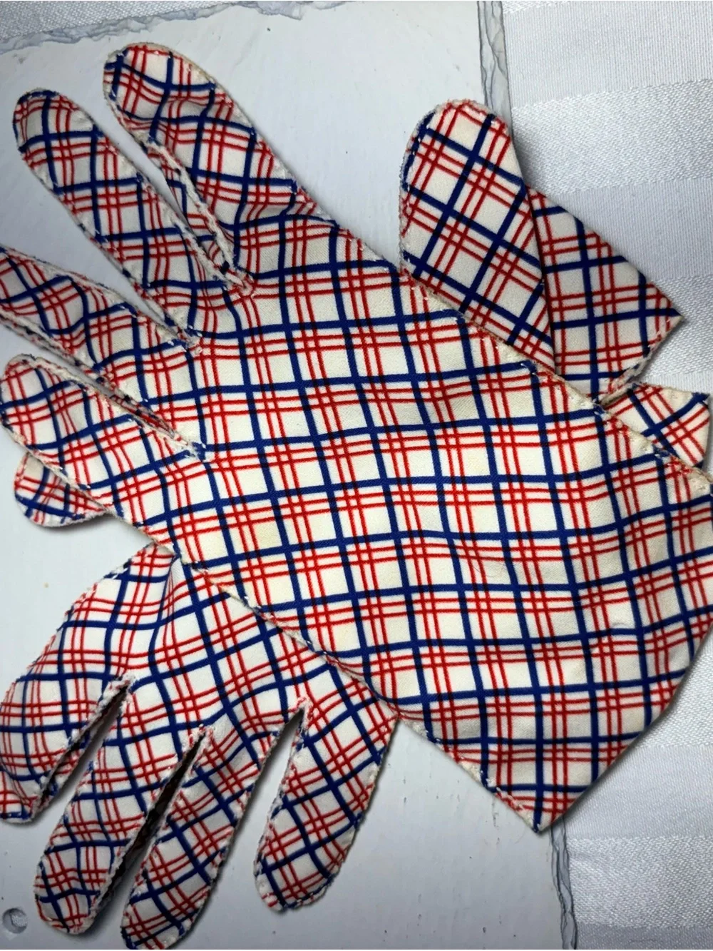 Vintage Patriotic Plaid Party Gloves - Red, White & Blue